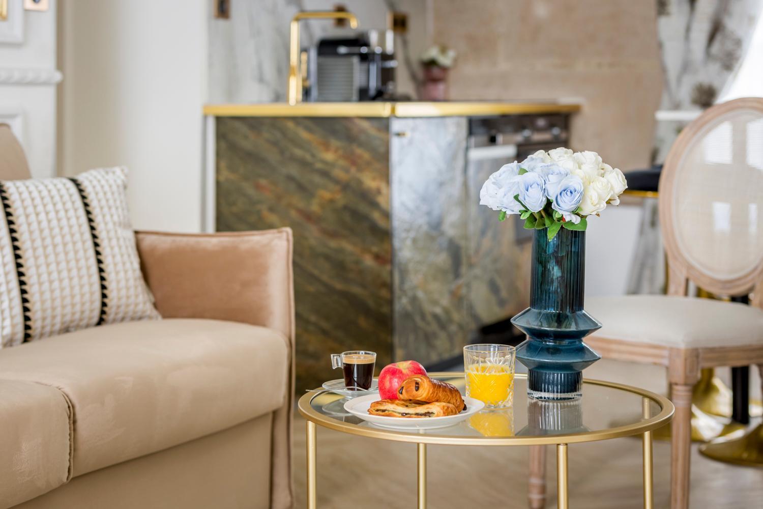 Luxury 2 bedrooms 1 bathroom apartment - Madeleine Parijs Buitenkant foto
