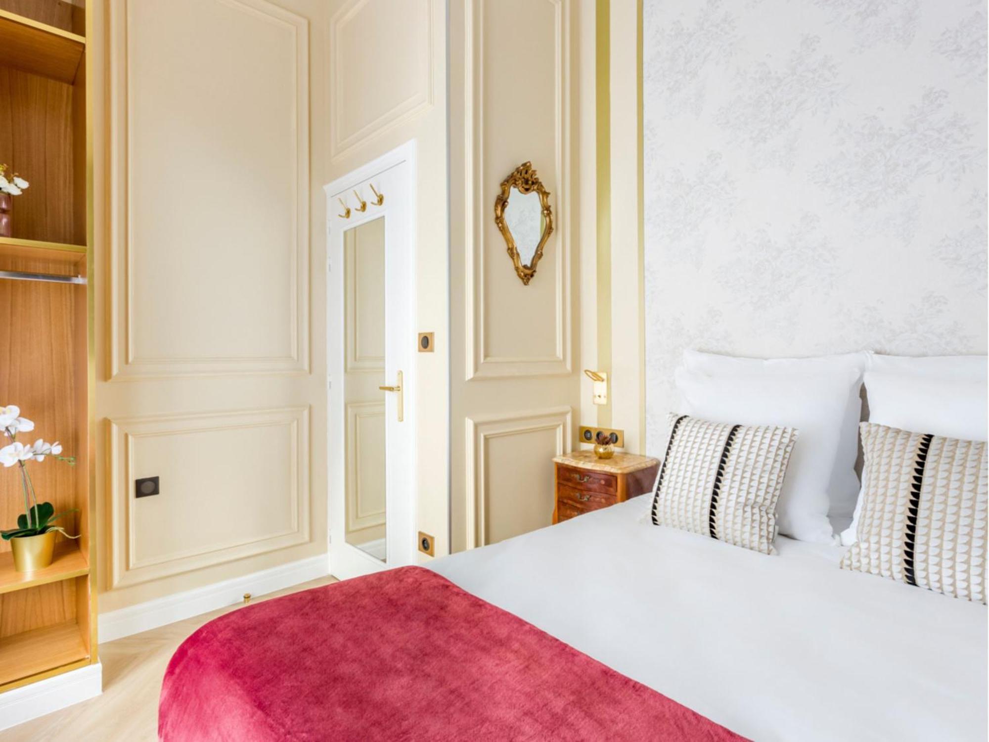 Luxury 2 bedrooms 1 bathroom apartment - Madeleine Parijs Buitenkant foto